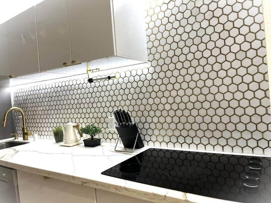 Huge Patio Washerdryer 1 Bedroom Banyan Free Parking 5 Min To Beach Χονολουλού Εξωτερικό φωτογραφία