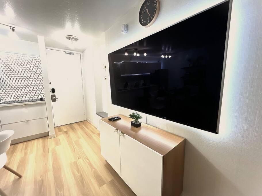 Huge Patio Washerdryer 1 Bedroom Banyan Free Parking 5 Min To Beach Χονολουλού Εξωτερικό φωτογραφία